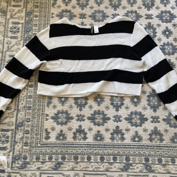 H&M Sweaters - H&M striped cropped sweater / Size medium